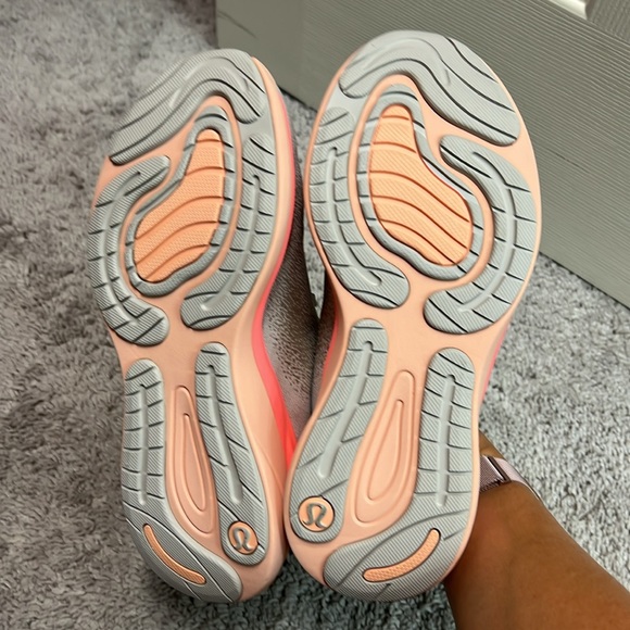 NWOT Lululemon Stylish Women's Gray and Pink Sneakers 7.5 - Picture 8 of 9